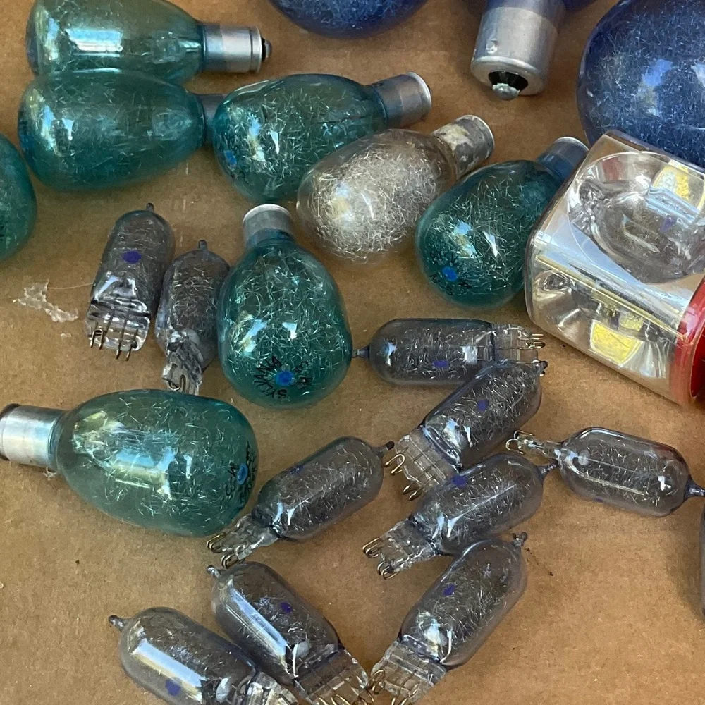 🎥 Vintage flash bulbs 🎥